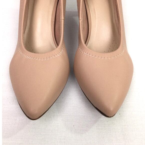 Collection by Clarks Vegan Leather Blush Pointed Toe Stacked Heel Pump 7.5M - Picture 3 of 13